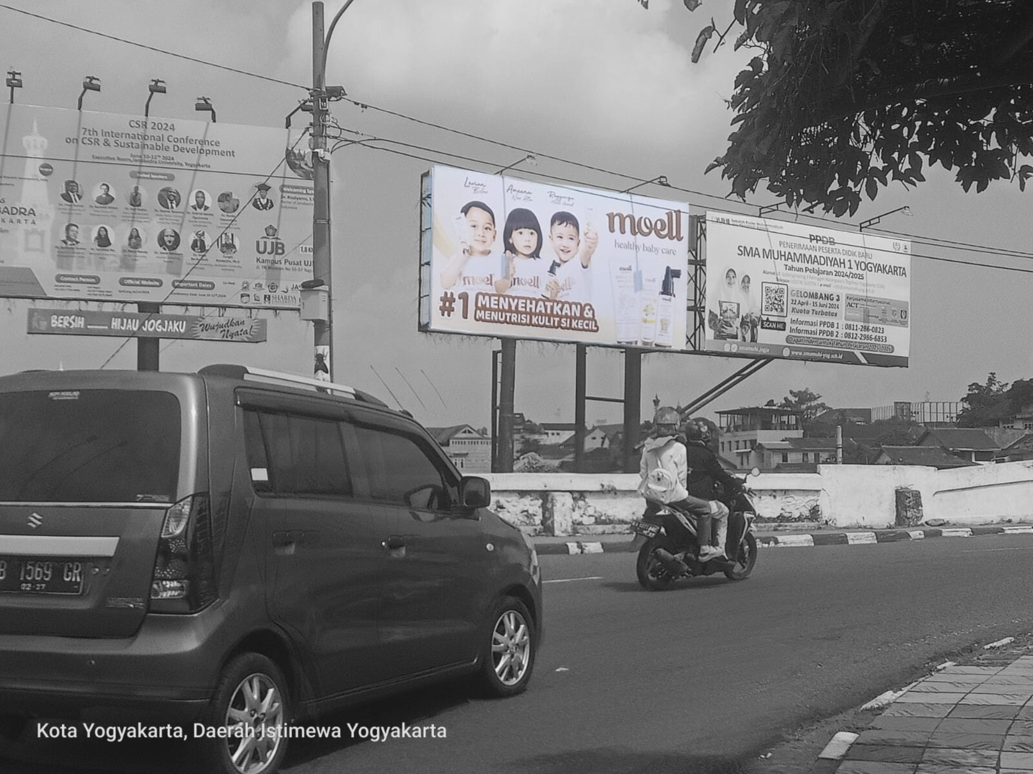 DI. Yogyakarta - Jl. Abu Bakar Ali arah masuk malioboro Board B 4x8 H 1